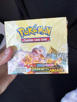 Pokémon TCG Sword & Shield Darkness Ablaze Booster Box