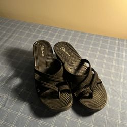Skechers sandals in good condition. Size 8 