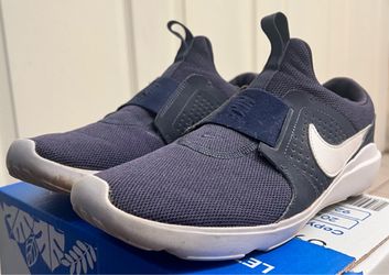 Nike Shoes (Navy) Size 10.5