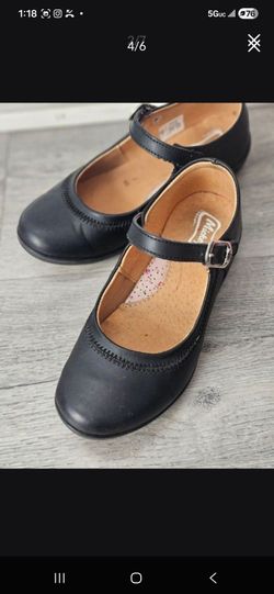 Girls shoes $9