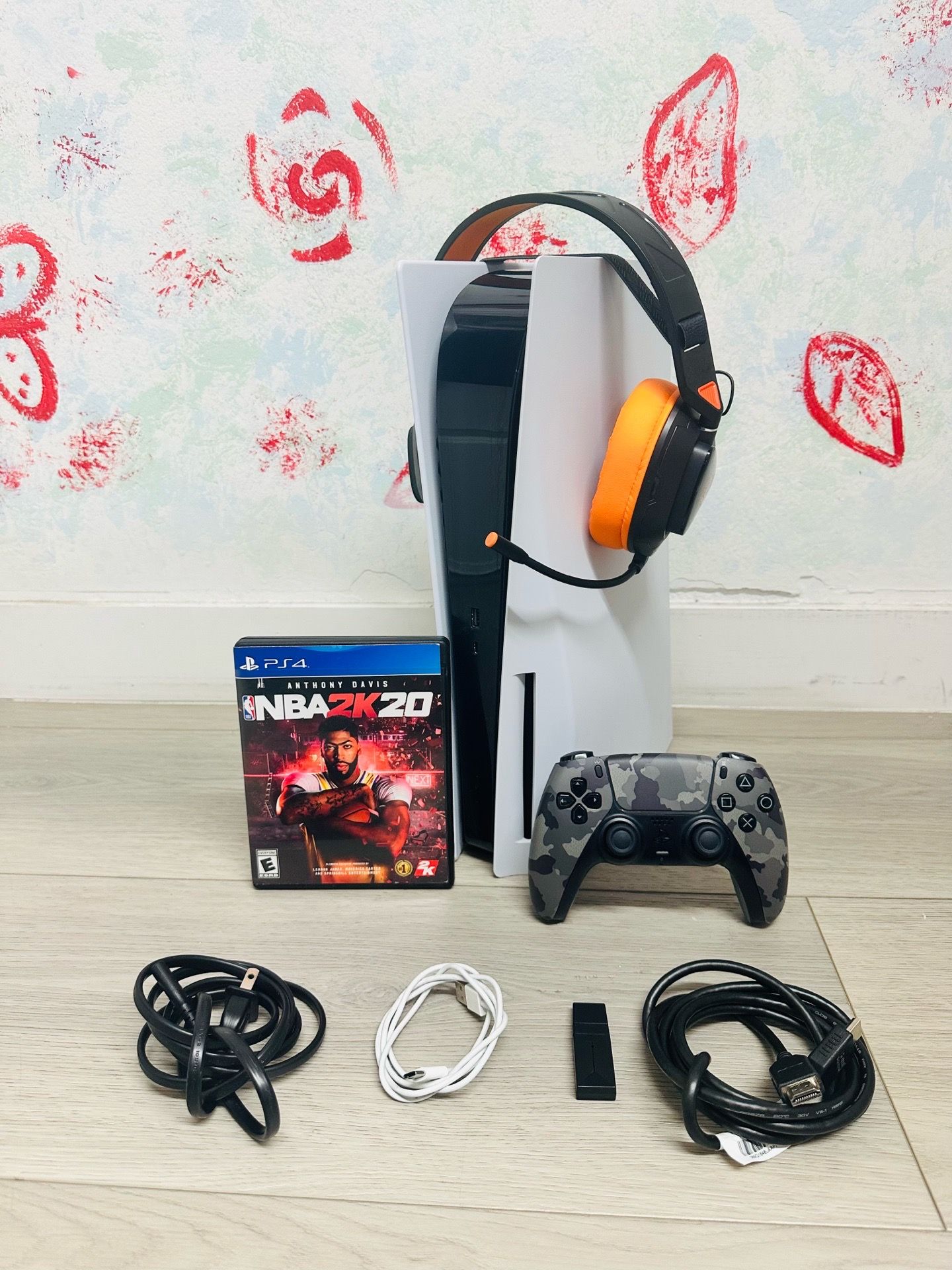 PlayStation 5 - Disc Version - 825GB , Bonus 1 Game , 1 Headset ( Used Very New )