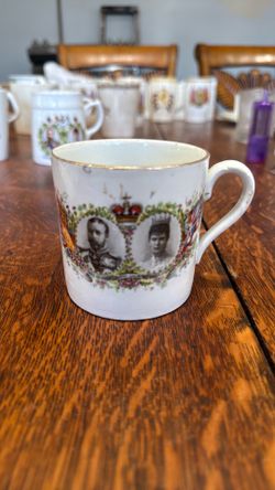 Lot of 5 vintage cups and creamer king George and Queen Mary