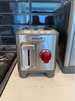 Wolf Gourmet 2-slice toaster