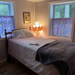 Twin Size Maple Bed, Lamp & White Wicker Plant Stand