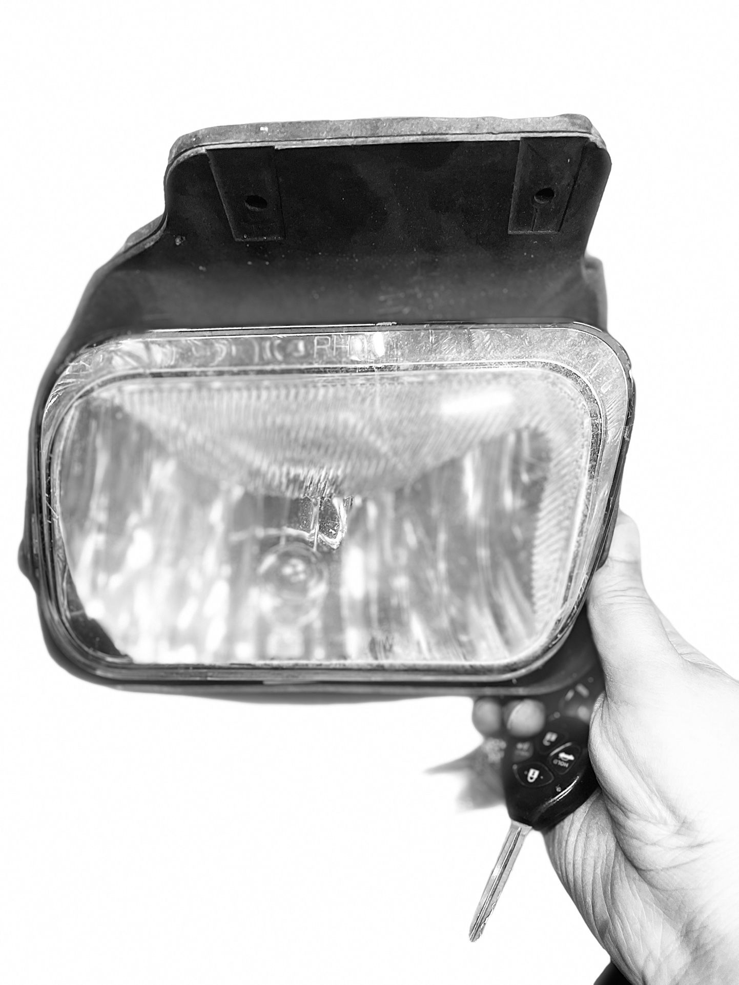 2003 2004 Chevy Silverado Original Gm Right Front Fog Lamp With Housing