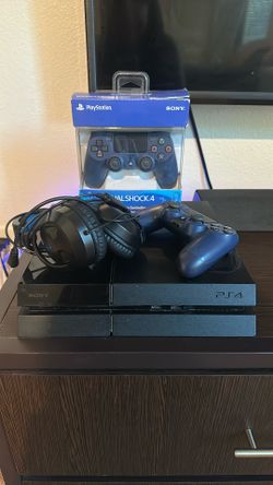 Sony PS4 500GB Bundle – Console + Controller + Turtle Beach Recon 50P Headset