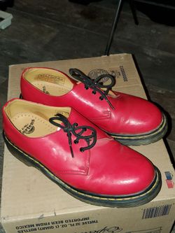 Red patent leather Dr. Martens US men size 9... unisex.