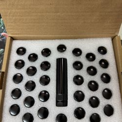 Keyed Black Lug Nuts