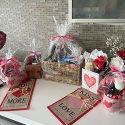 Valentines Day Gift  Baskets 
