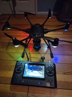 Yunnec Typhoon H.  4K