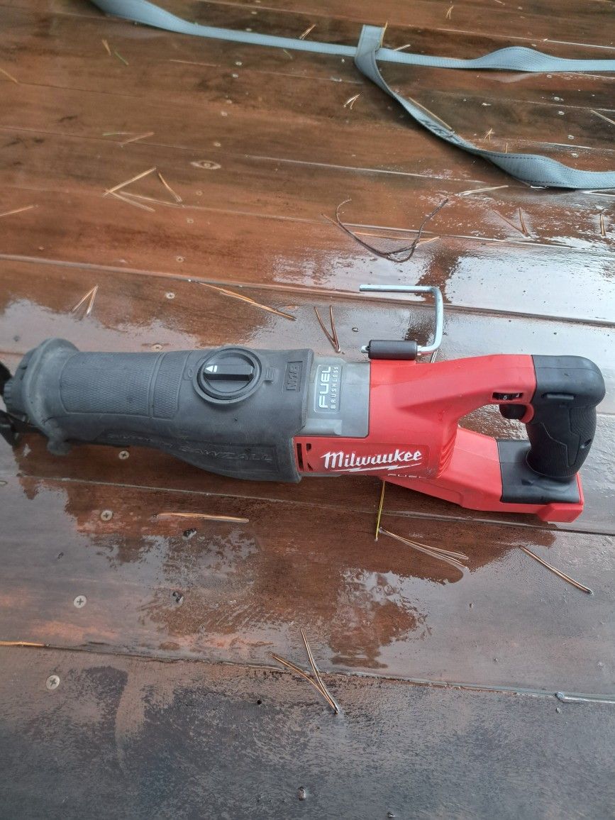 Milwaukee Sawzall Model 2722-20 15A