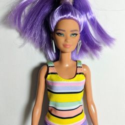 Barbie Fashionistas #178 Petite Doll
