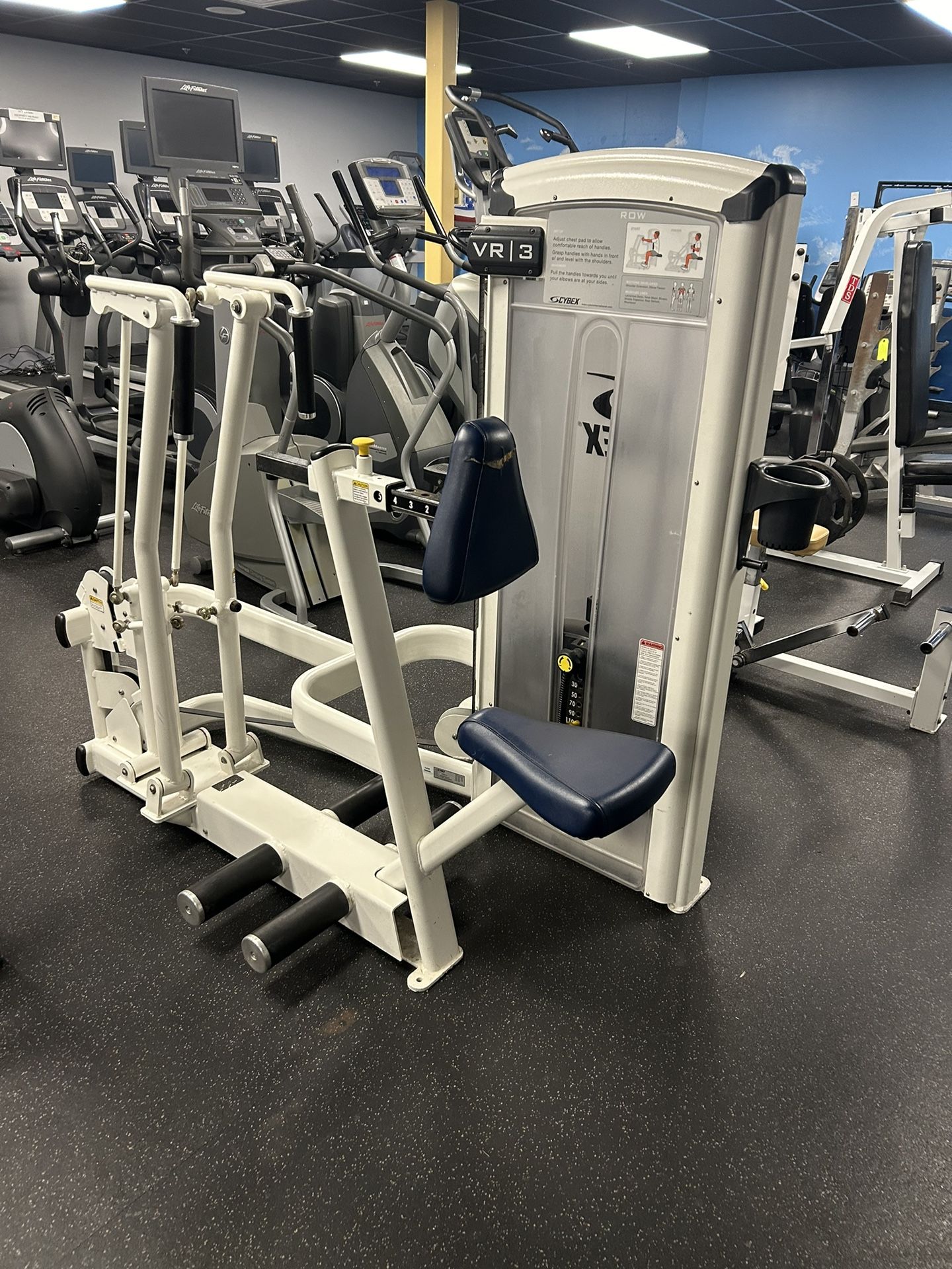 Cybex VR3 Seated Row Machine 