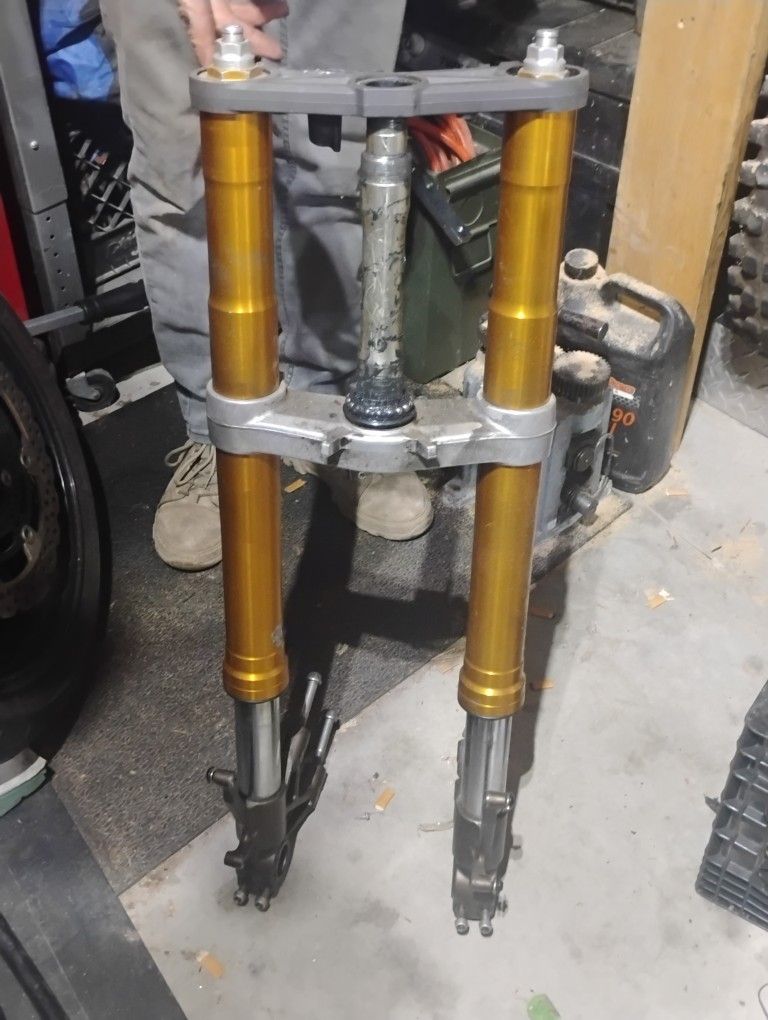 A Kawasaki Ninja 2006 Front Assembly