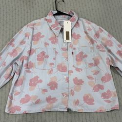  Levi's Zoey Pleat Utility Shirt in a faint floral print