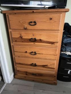 Dresser 