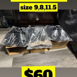 men’s fashion slides size 11.5 left