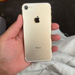 IPHONE 7 Gold (IT HAS SERVICE)!!!