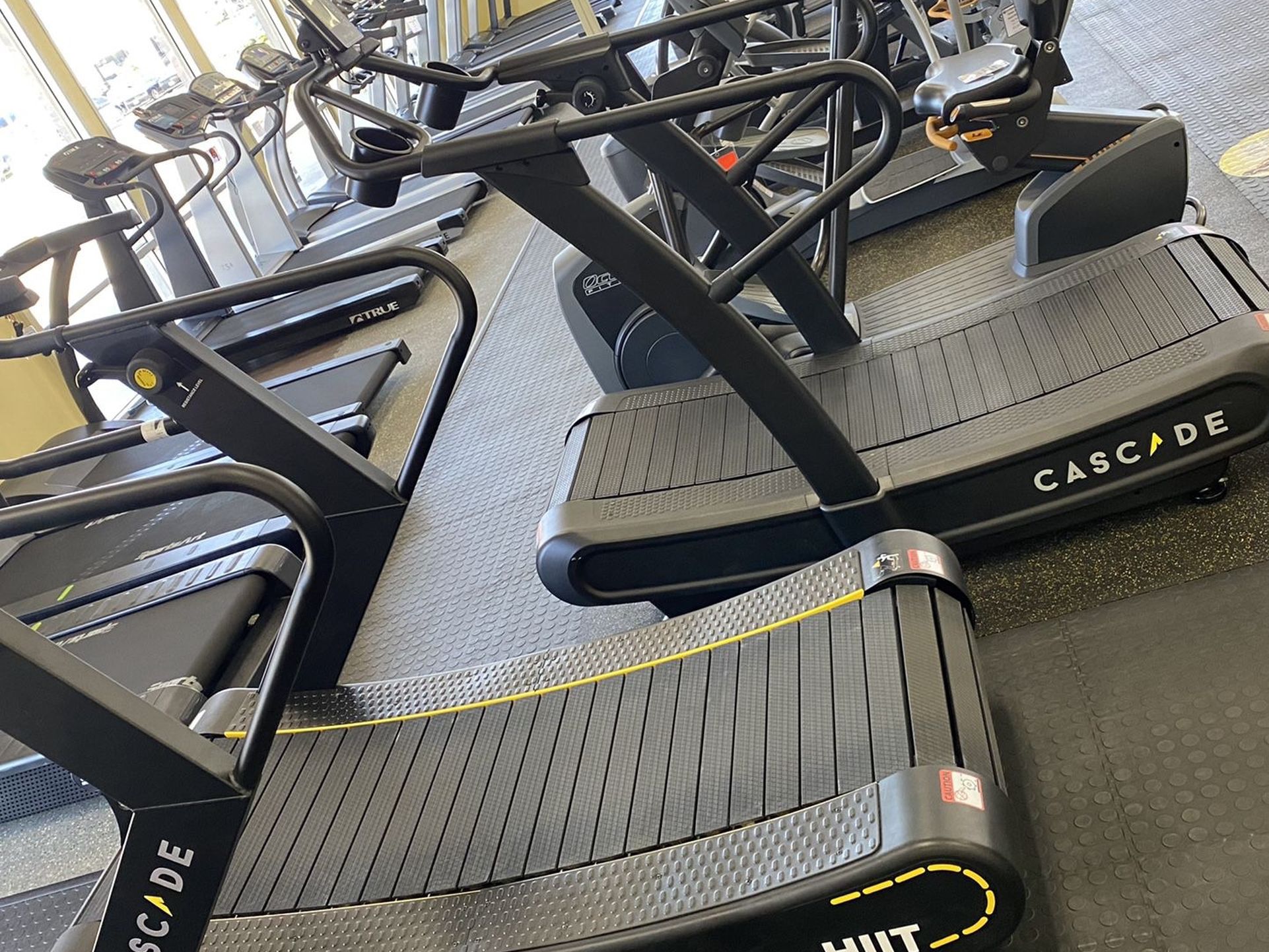 Cascade UltraRunner Curve Treadmill wSled