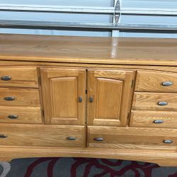 Dresser W/ 8 Drawers