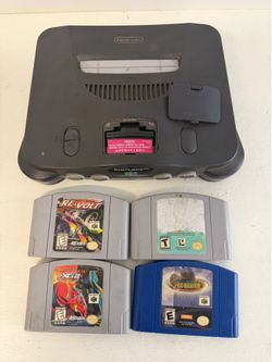 Nintendo 64 N64 with four games