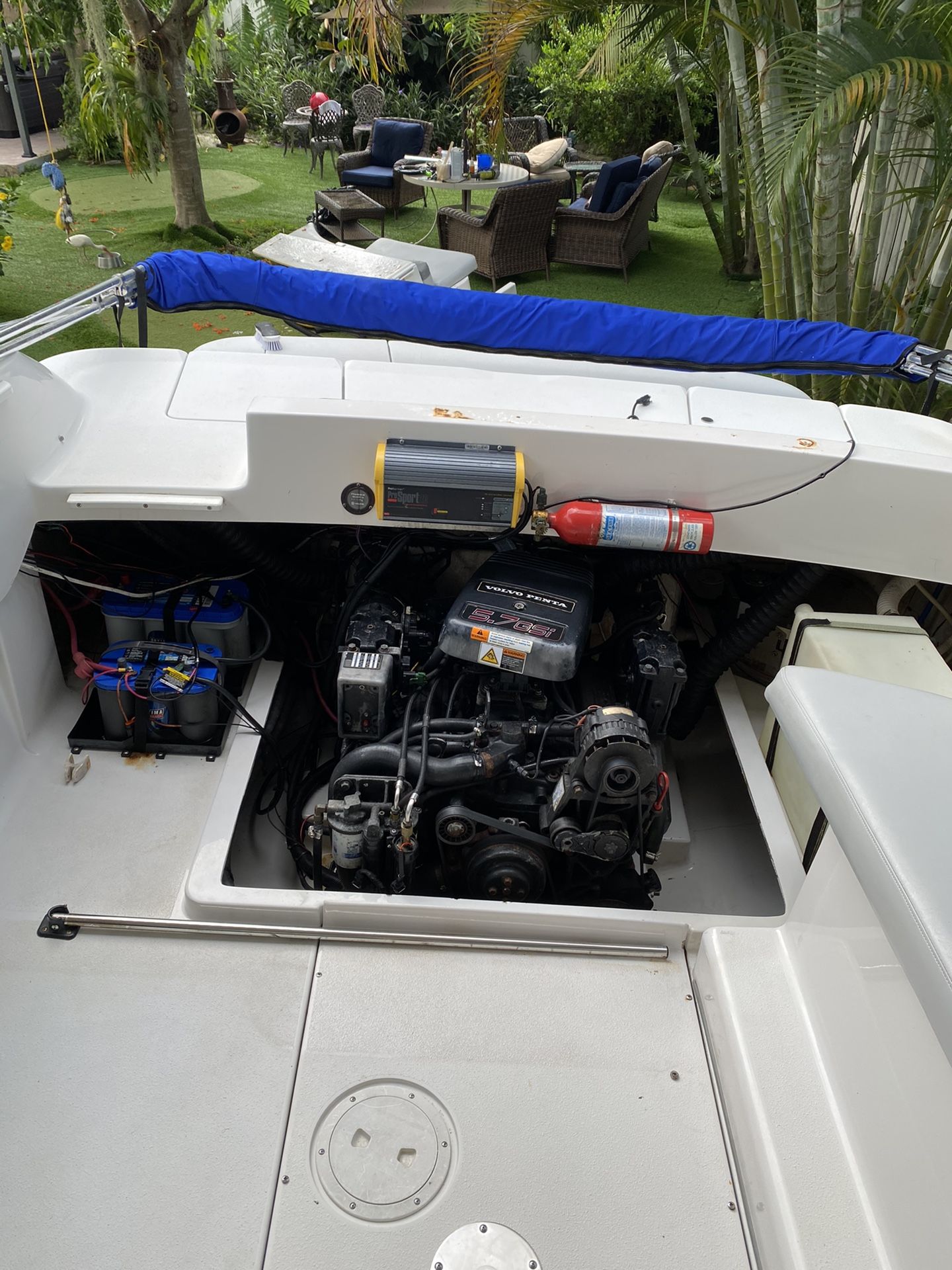 2000 Four Winns 25’8” Volvo Penta 5.7 GSI PEFS (contact info removed