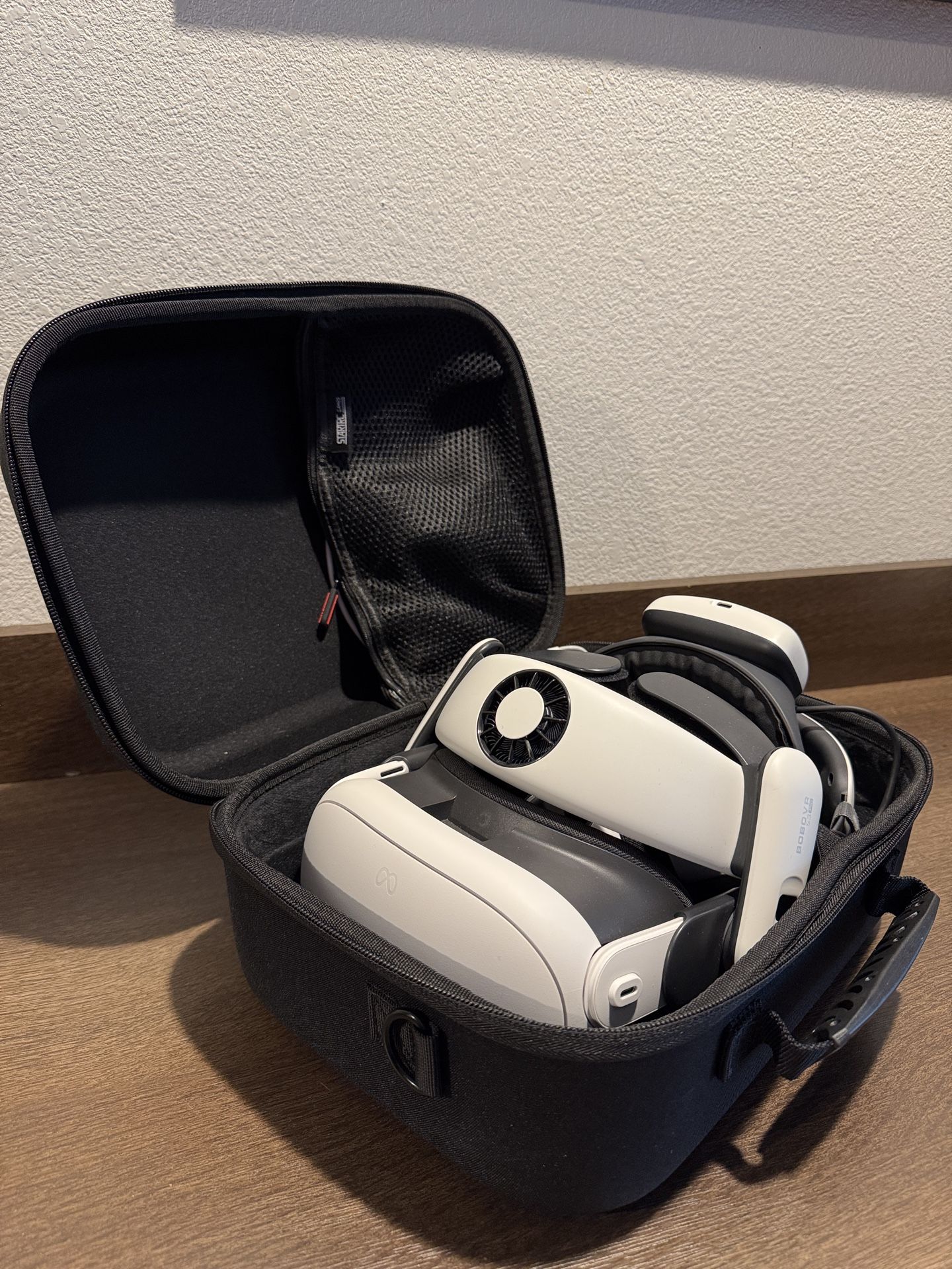 Meta Quest 3 ! With Accessories