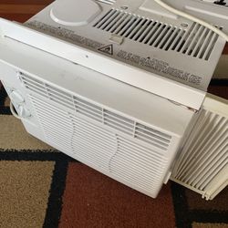 Window AC unit 
