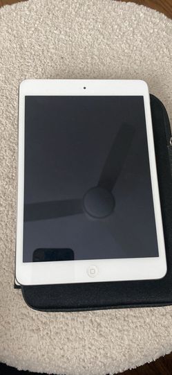 iPad Mini 2 16 GB with case