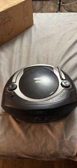 Jensen - Portable AM/FM Stereo CD Player with Bluetooth - Black