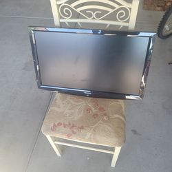 24" Computer Screen
