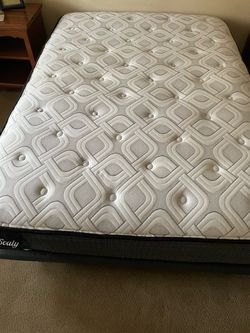 Adjustable bed frame + mattress