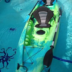 KAYAK 1-2-3 PERSON WEST MARINE ABACO 13.5 WITH PADDLES