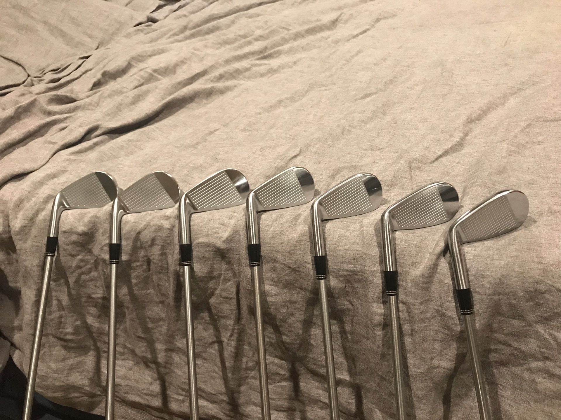 Srixon z565 4-pw forged golf irons clubs set