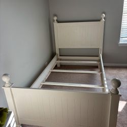 Twin Bed with Mattress & Box Spring – Great Deal!