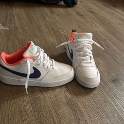 Nike Court Borough Low 2 