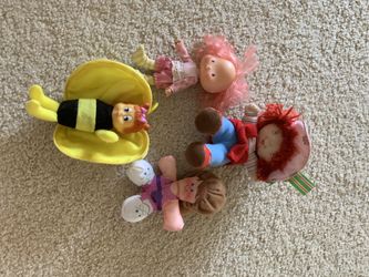 Strawberry shortcake and dolls