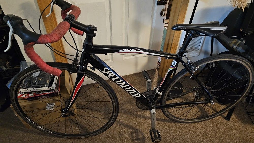 Specialized Allez Road Bike 53.7 Cm