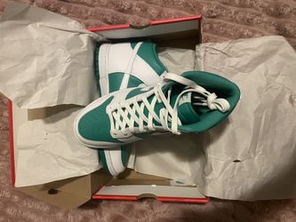 Nike Dunk High Retro BTTYS Stadium Green Size 9.5 US