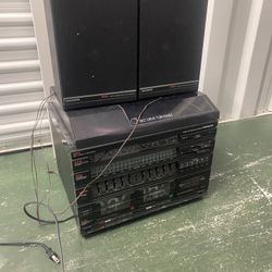 Record / Dual Cassette Player 