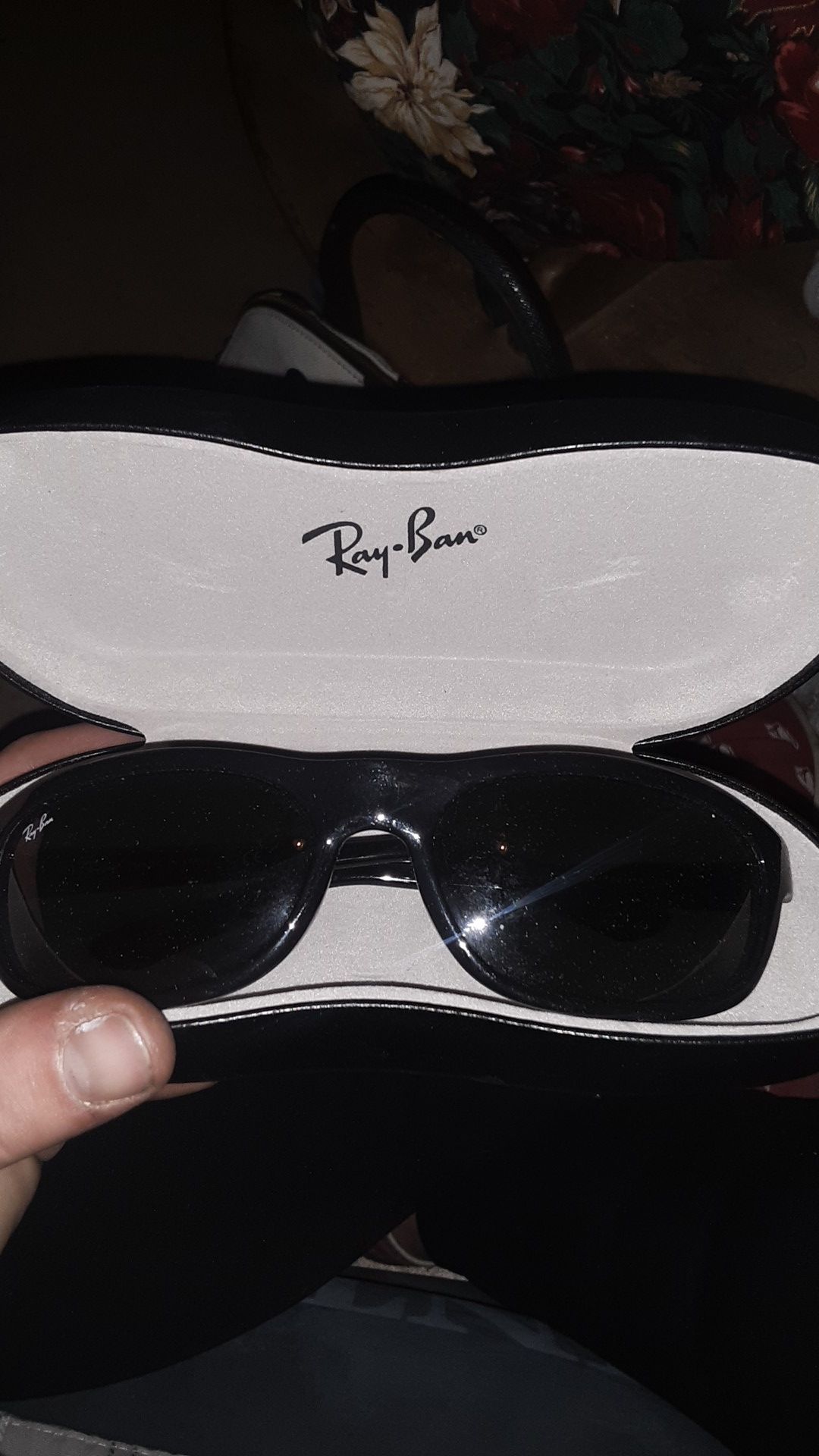 ray bans brand new with case