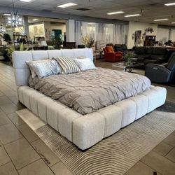 Grendusk Light Gray King Upholstered Bed