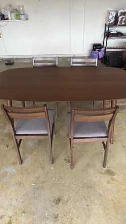 Dining Set table and 4 chairs