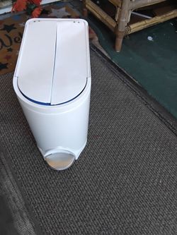 Step trashcan