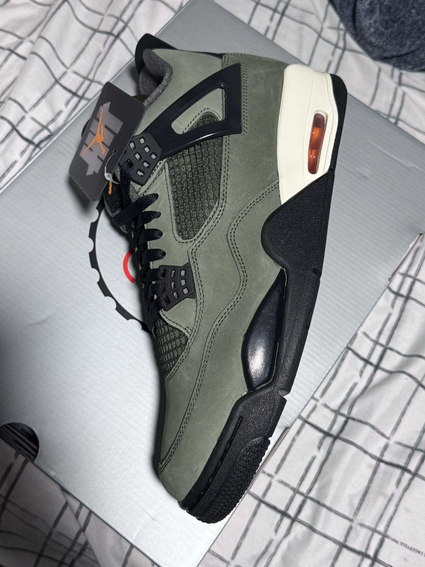 Jordan 4 Undefeated