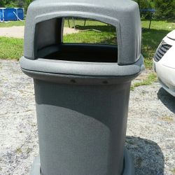 New 45 Gallon High End Toter, Decorator Litter Container