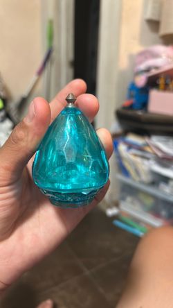 Blue spinning top