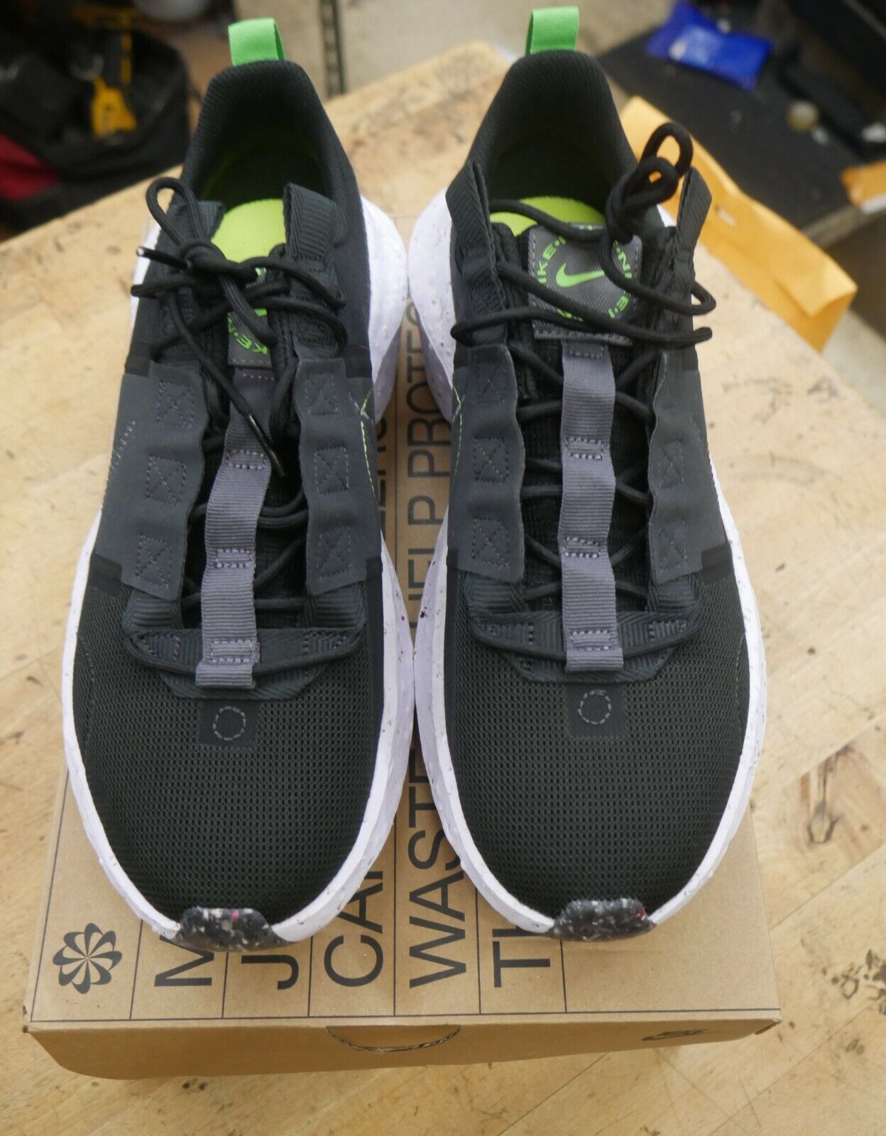 Size 10 Nike Crater Impact Black/Iron Grey off noir STYLE# DB2477