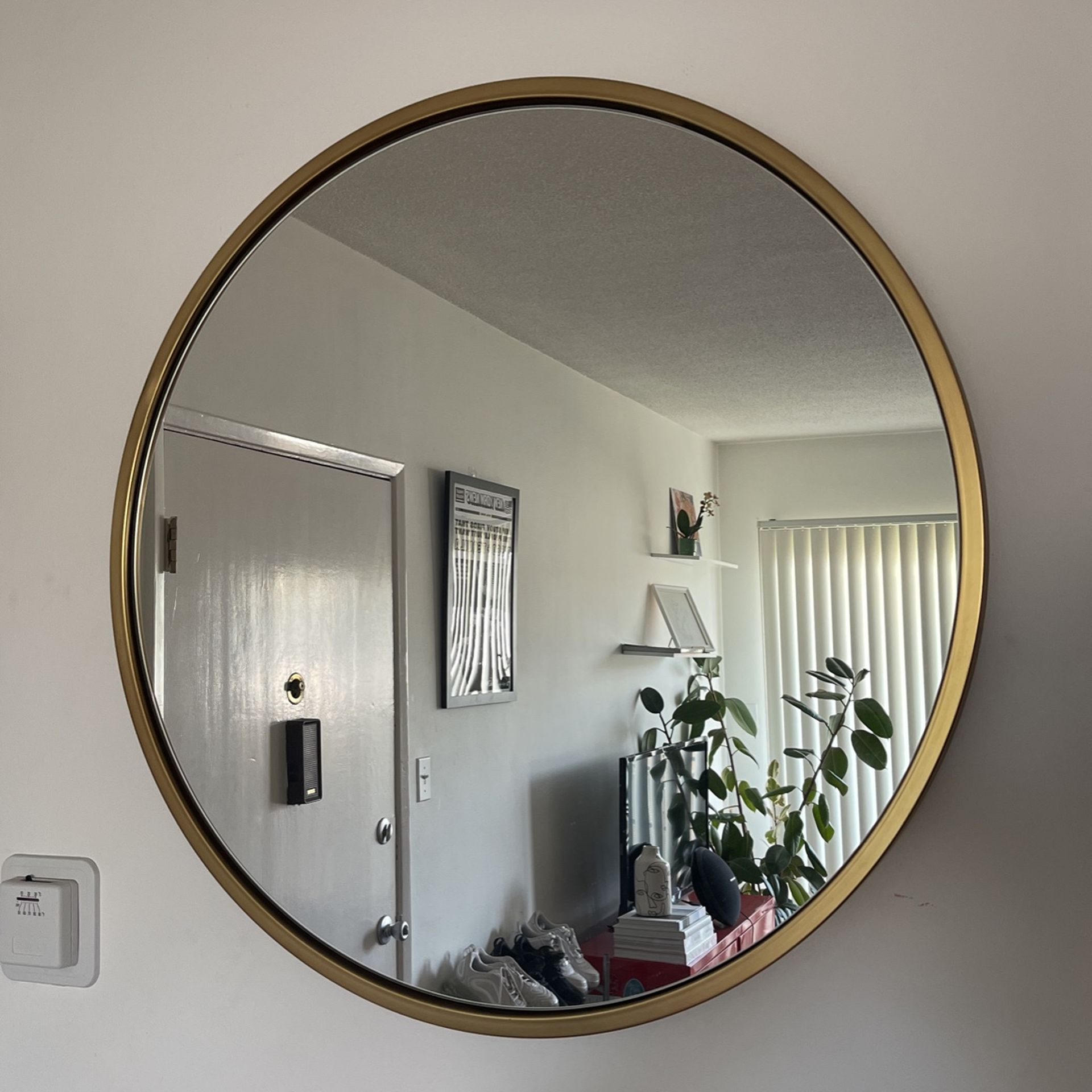 West Elm Round Mirror for Sale in West Hollywood, CA - OfferUp