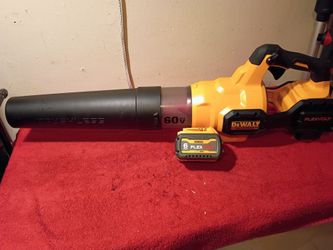 Good condition 60 volt DeWalt brushless blower tool y batería $$$210